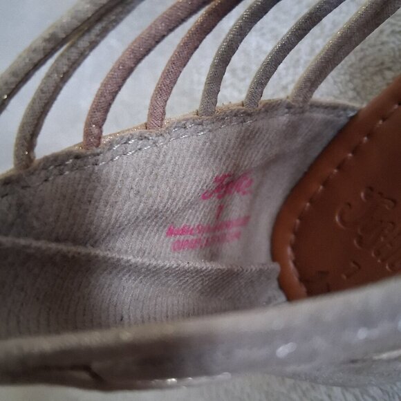 Justice Girl's Size 1 Metallic Gold Silver Bronze Strappy Gladiator Sandals - Picture 5 of 12